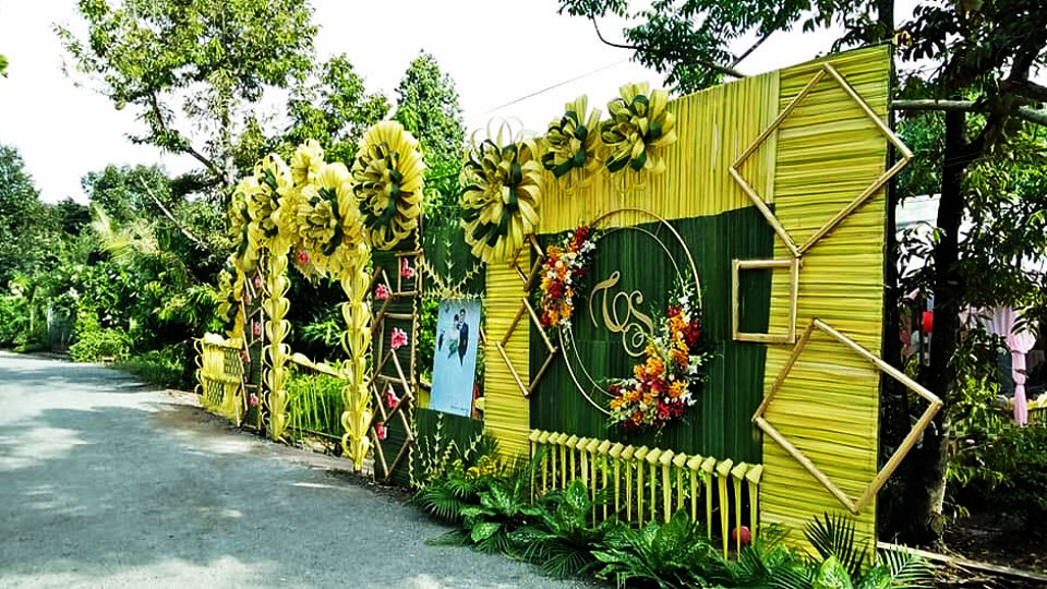 Sáng tạo xanh Những mẫu cổng hoa đám cưới bằng lá dừa thấy đơn giản nhưng  đòi sự tinh tế trong thiết kế  Đám cưới Trang trí bàn tiệc cưới Bàn