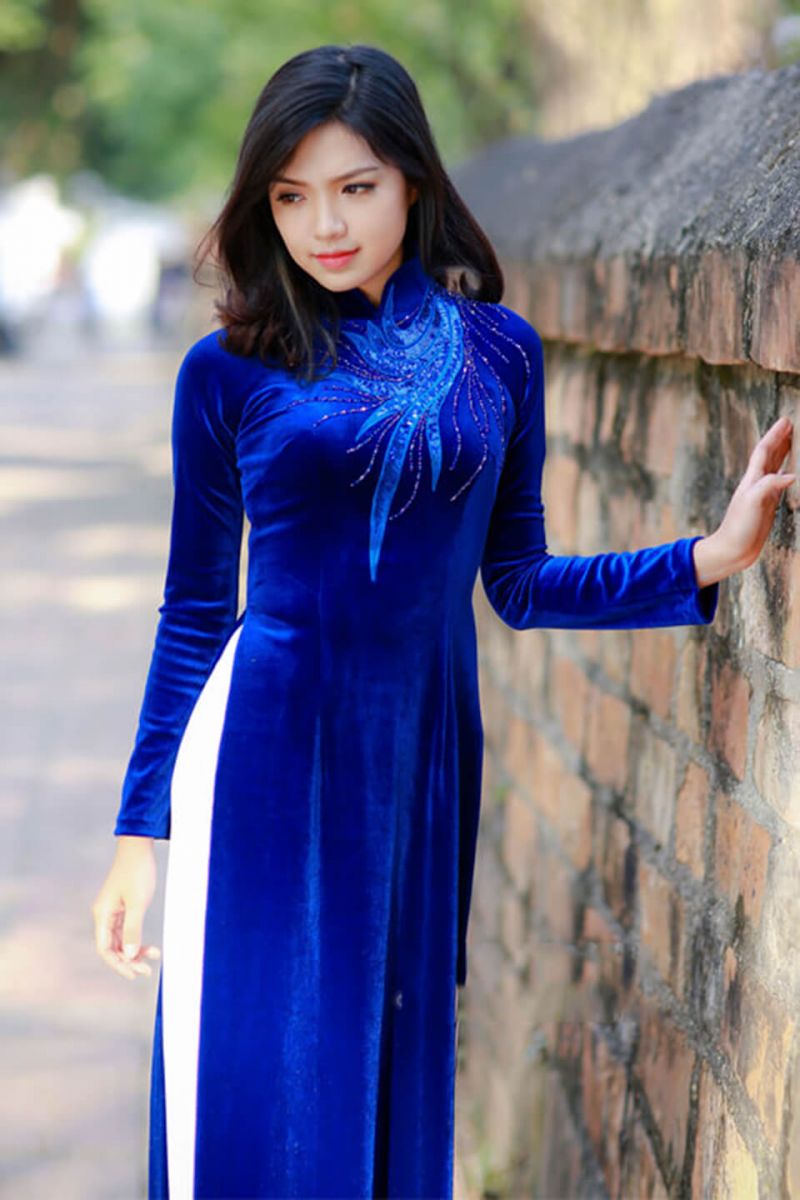 Áo dài vải nhung màu xanh dương