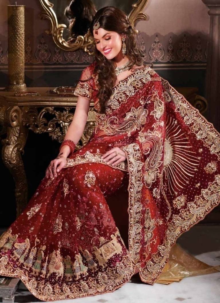 Trang phục phụ nữ Ấn Độ truyền thống có gì đặc sắc